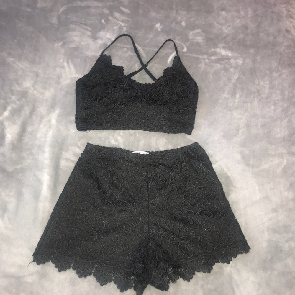 Two piece black lace crop top &high waisted shorts